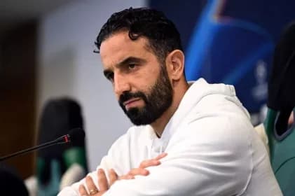 Ed Sheeran Disrupts Amorim's Interview After Draw with Ipswich