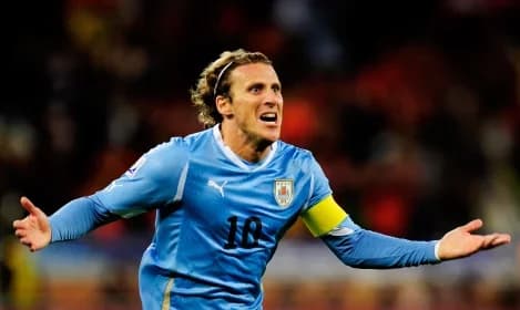 "Ex-Man United Star Forlán to Debut in Uruguay Open Tennis"