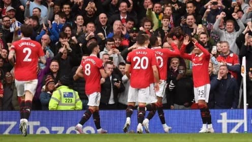 Manchester United Celebrates Van Nistelrooy's Farewell Win