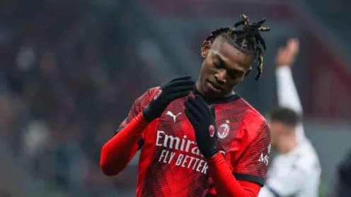 Rafael Leão Transfer Rumors Heat Up as Arsenal, PSG, and United Show Interest