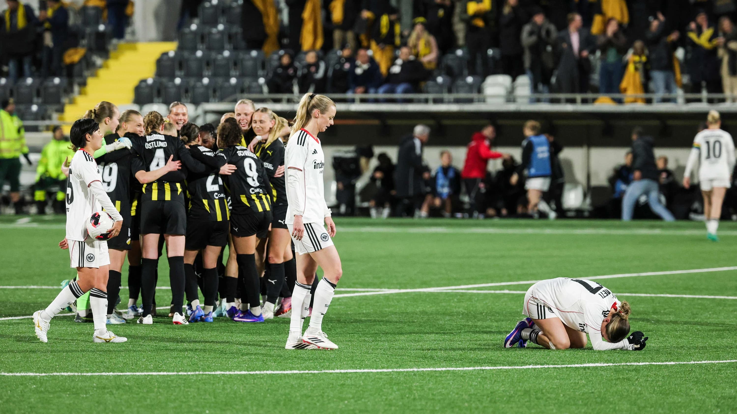 Waehrend die spielerinnen des Waehrend die spielerinnen des